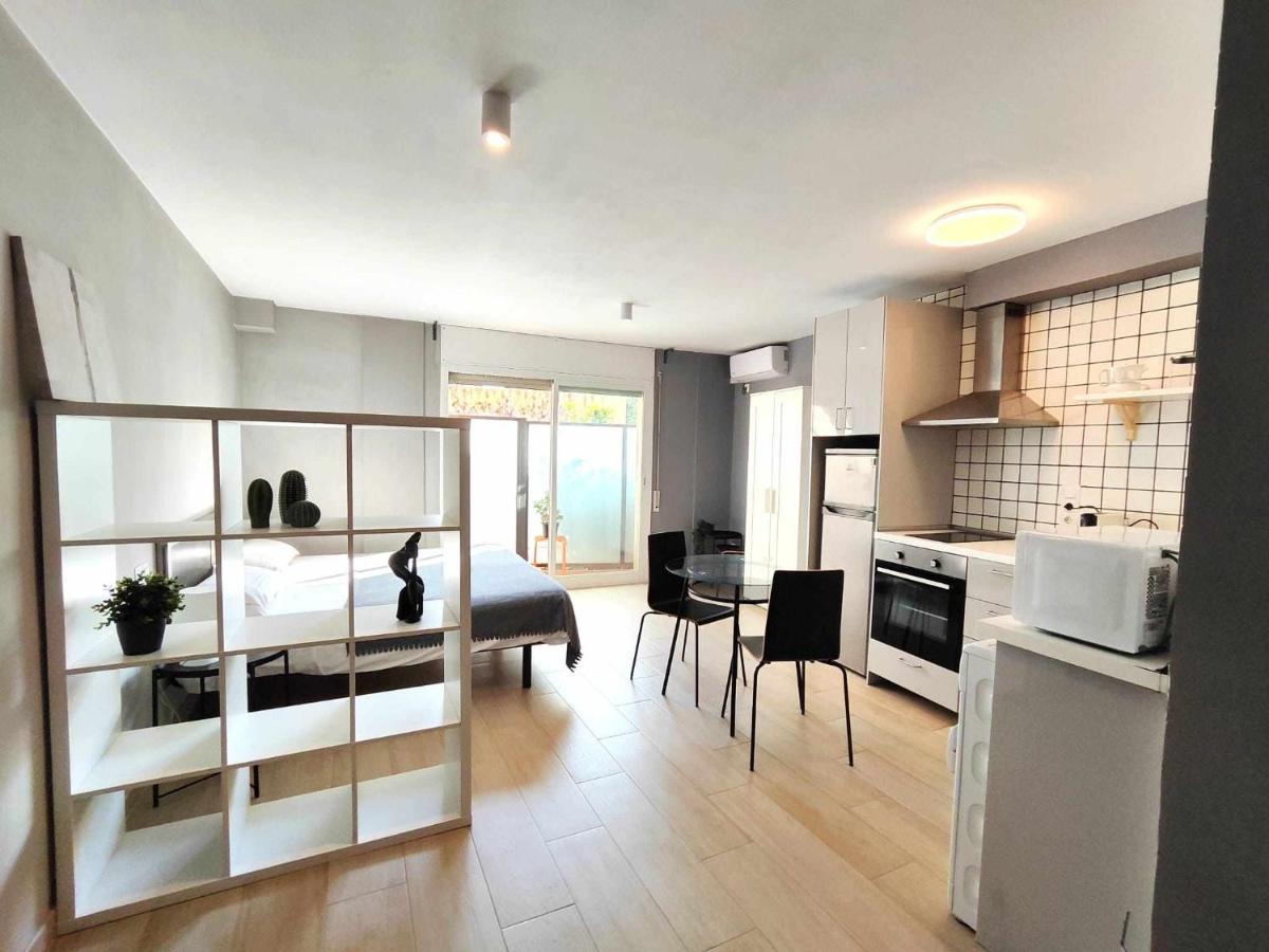 Mazi Apartments Suite Mataró Esterno foto