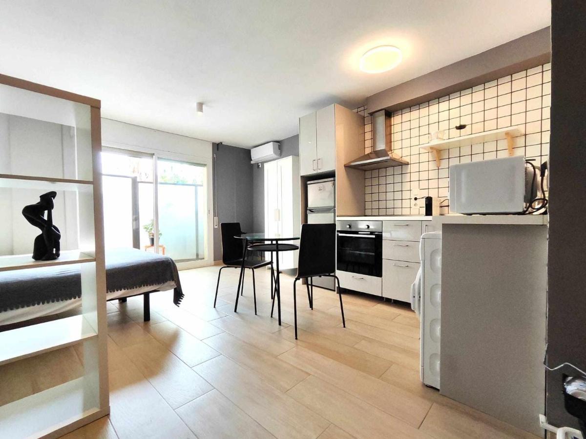 Mazi Apartments Suite Mataró Esterno foto