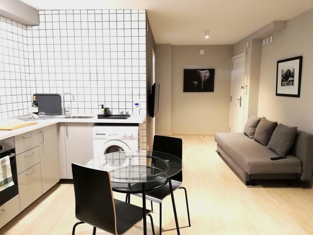 Mazi Apartments Suite Mataró Esterno foto